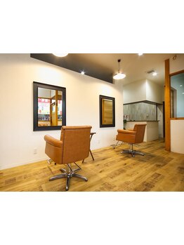 明るい笑顔のStylistがお出迎え♪落ち着いたプライベート空間であなたの魅力を最大限に引き出してくれる◎