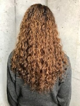 ガナンシア 横浜本店(ganancia) ロングスパイラルパーマ