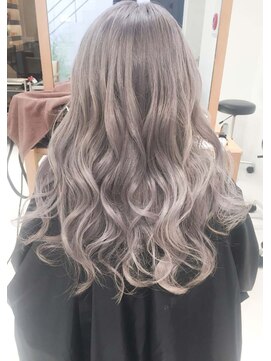 デイズ(days) ラベンダアッシュベージュカラーブリーチWカラーくびれセミディ