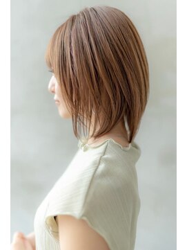 メゾンバイハバナ(maison by HAVANA) 大人かわいいフェザーバングカーキグレージュミディアムウルフ