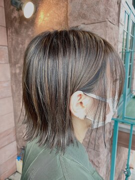 エミタス 三年坂(Emitas) 【橋本】切りっぱなしボブ×ハイライトカラー[ことりベージュ]