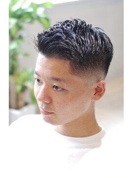 ハングアウト(Hangout) バーバースタイル/フェードカット/フェザーアップ/刈り上げ