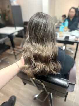 ヴィフ 大船(VIF) バレイヤージュ/ケアブリーチ/ダブルカラー白髪ぼかし脱白髪染め