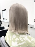 黒髪クラゲヘアーオリーブグレー小顔ココアベージュ卵型ショート