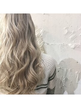 カルラ(Karra) ホワイトアッシュブラウン