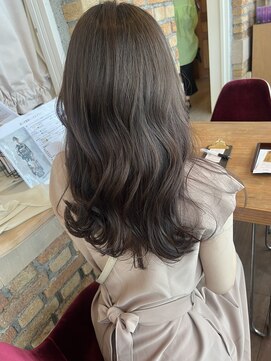 ココロヘアー マド(Cocolo hair MADO) イルミナカラー透明感ゆるふわ巻き