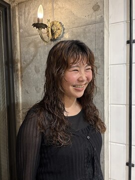 エルメ(Elme) 正面からも可愛い個性派パーマ