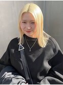 抜きっぱなしブロンド センターパート 艶髪 ケアブリーチ