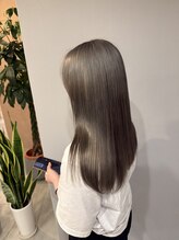 アット(at) カーキグレージュ