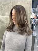 ハイライトカラーミルクティーベージュレイヤーカット