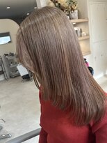 ベル サウス(BHEL south)&nbsp;ミディアムレイヤーボブグレージュ顔周りカット