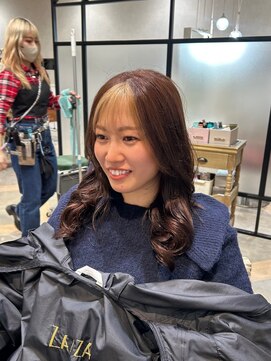 ザザ シンジュク(ZA/ZA shinjuku) 艶ブラウン×コテ巻きロング
