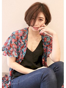 アンビエンテ(ambiente) ナチュラルショートボブ