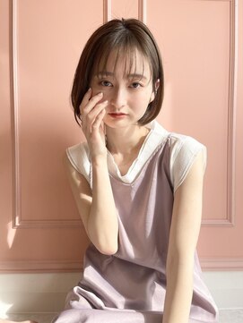 スペックホルダーミミ(Spec Holder mimi) 大人可愛い前下がりボブ