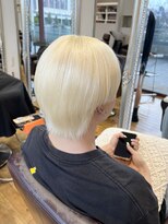 ルッツ(Lutz. hair design)&nbsp;抜きっぱなしブロンド【千代田彩夏】