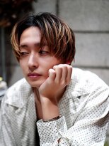 ライラ(Lyla)&nbsp;前上がりセンターパートウルフ　デザインカラー