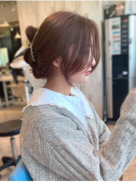 ユニ 原宿(uni) 韓国ヘアロングレイヤーカットくびれヘアベージュ前髪原宿