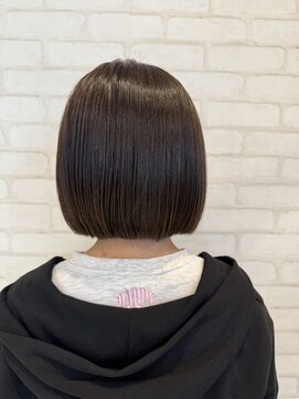 ビス ヘア アンド ビューティー 西新井店(Vis Hair＆Beauty) 10代20代切りっぱなしボブ肩上ストレートアッシュブラウン