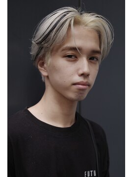 レコ 渋谷(LECO) センター分けハイトーンスタイル