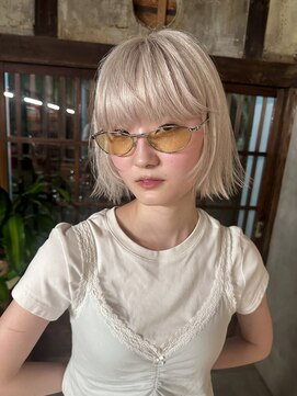 リリック(LYLICK) ホワイトカラー