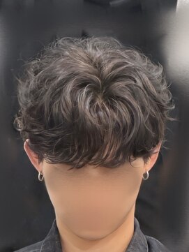 バース バイ ハピネス(BIRTH by happiness) フェザーパーマスパイラルパーマシャドウパーマ