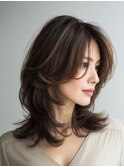 白髪ぼかしハイライト/ナチュラルブラウン/ミディアムレイヤー