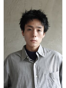 フィルムス 大阪本町(FILMS) 横から見てもかっこいい、刈らないショート