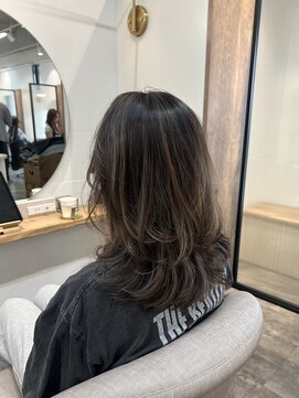 シア 綾瀬店(SHEER) ミディアムレイヤー×ハイライトカラー