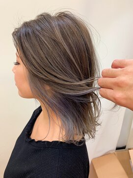 ナンバー(number+) 20代30代大人可愛いインナカラーグレーホワイト