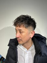 大人のショートスタイル　短髪でもかけれるパーマツイスパオヤジ