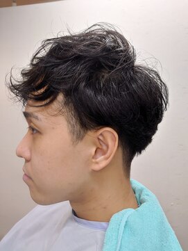 ヴェルデ シンバシ(VERDE SHINBASHI) ゆるふわパーマ マッシュ ツーブロ イメチェン ショート メンズ