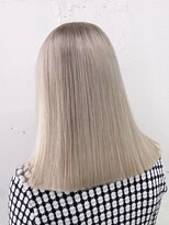 ピチカートシータ(pizzicato cita)&nbsp;【ホワイトブロンド】切りっぱなし×ブロンドカラー