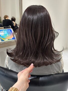 ヨロ 小岩(YOLO) レイヤーカットハイライトショートヘアイルミナカラーオージュア
