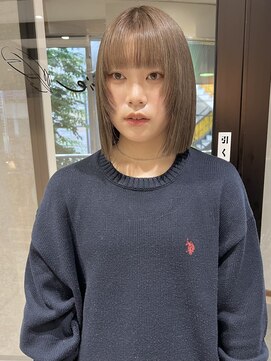 ラミエバイメルト 下北沢(lamie by melt) 村上/顔周りレイヤーミルクティーベージュブリーチカラーグレー