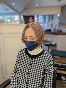 ジュンク(JUNQUE) ボブウルフ/ウルフヘア/ミクティーベージュカラー/ウルフ女子