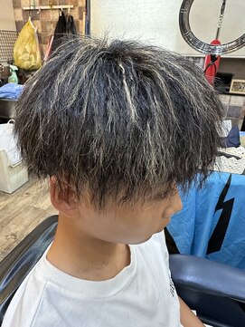 ヘアーサロン タムラ ツイストパーマ、メッシュスタイル