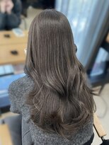 アリュウル 表参道 青山(Allure) ブリーチなしWカラーで作るシアーグレージュカラー◯ 伊藤