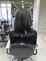 サンクチュアリー ウィズ コネクト(Sanctuary with connect) 白髪ぼかしハイライトカラー×きりっぱなしヘア