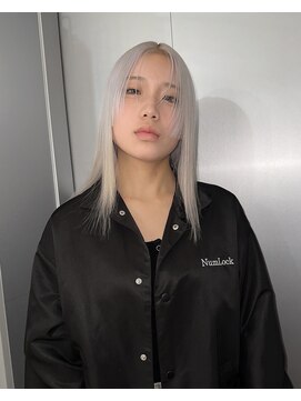 パレット 難波(Palette) ホワイトカラー デザインカラー ウルフカット