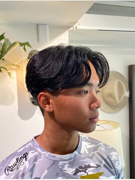 メゾンフォーメン 心斎橋店(Maison for men) センターパート/ニュアンスパーマ/刈り上げ/ビジネススタイル