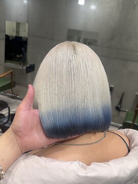 モニカ(MONIQA) ホワイト×ブルー