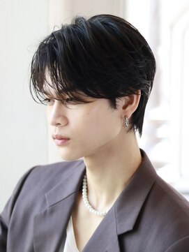 オーシャン トーキョー サニー(OCEAN TOKYO Sunny) 韓国マッシュフェザーパーマニュアンスパーマセンターパート黒髪