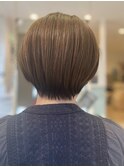 首元スッキリ小顔に見えるショートヘア