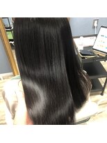 アンフィシュピトロワ(AnFye spi tlow)&nbsp;［AnFye］気になる癖毛を滑らかにヘアケア縮毛矯正