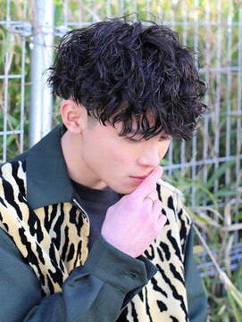 ガズル ハラジュク(GUZZLE HARAJUKU) *無造作ツーブロツイストスパイラルパーマ強め　色気流行髪型*