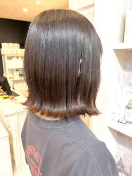 キャアリー(Caary) 福山市美容室Caary人気切りっぱなしミディ