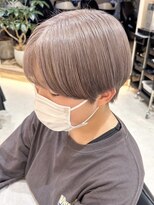 ヒビヲ(HIBIO) ショートボブミルクティーベージュブリーチダブルカラー横浜西口