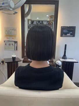 ヘアーメイクフィールヒルズ(FEEL HILLS) 切りっぱなしボブ