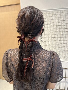 トータルビューティー クレド(TOTAL BEAUTY Credo byHAIR TIME) ツインテールの編みおろしヘア