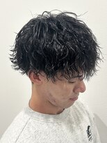 ヒュイル バイ ニアウ(Hwyl by Niau) メンズカットパーマ波巻きスパイラルパーマツイストスパイラル